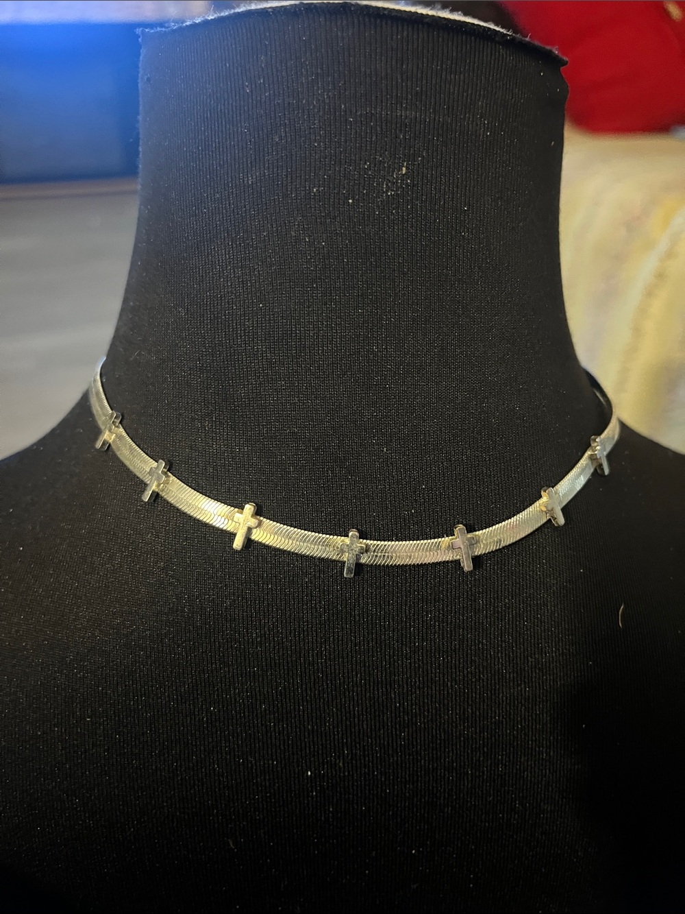 Silver tone Cross Choker Necklace - Silver tone